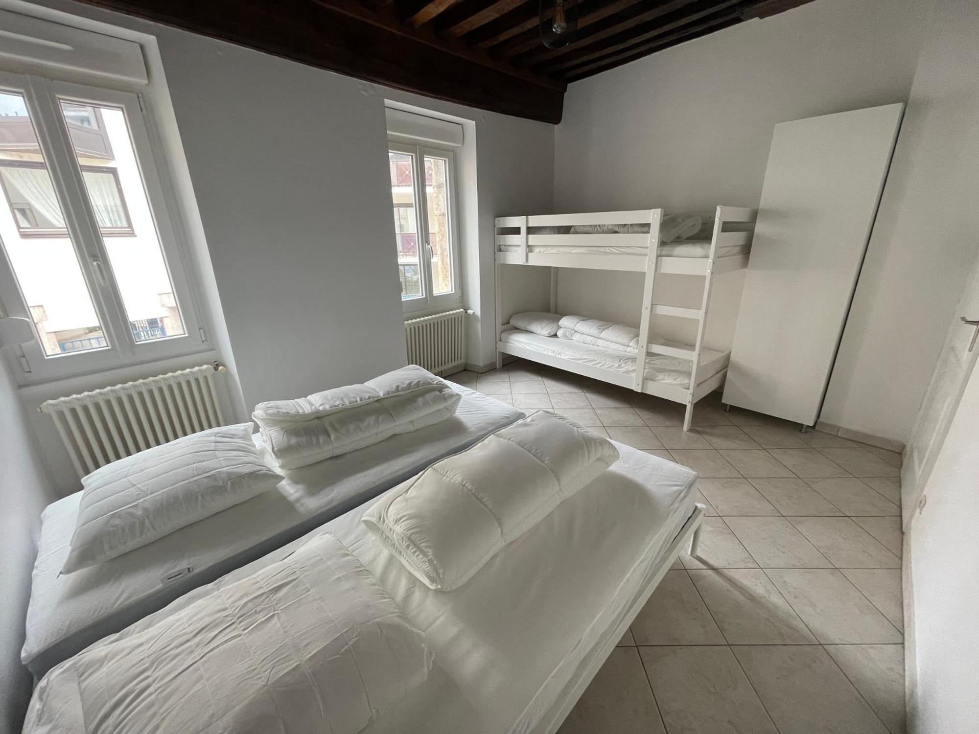 Residence Le Zola Compose De 3 Appartements Distincts En Hyper Centre De Dijon Avec Wifi Exterior foto
